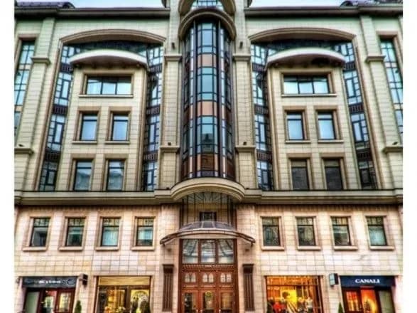 v-ofisi-prezidenta-obitsyayut-rozibratisya-z-vidzhimannyam-budivli-v-tsentri-stolitsi-1