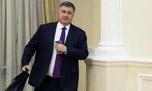 geraschenko-rozpoviv-yak-avakovu-vdayetsya-dovgiy-chas-zalishatisya-na-posadi-ministra