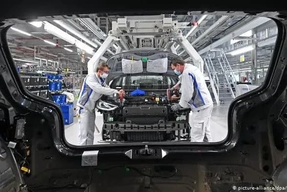 u-nimechchini-zafiksovano-naybilshiy-spad-virobnitstva-za-pislyavoyenniy-period