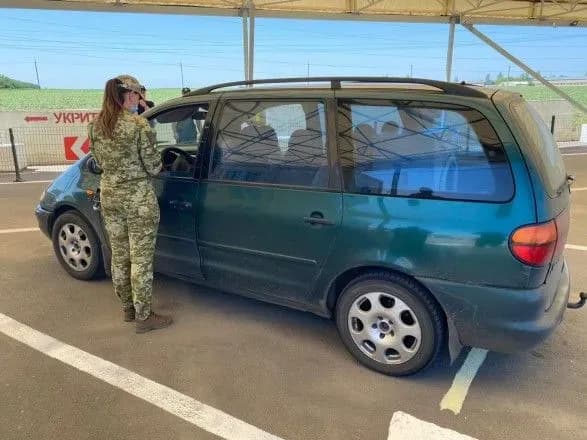 boyoviki-drugiy-den-pospil-blokuyut-propusk-cherez-kpvv-na-donbasi-dpsu