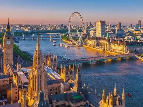 chervona-zona-moz-oprilyudnilo-spisok-iz-50-krayin-zi-znachnim-poshirennyam-covid-19