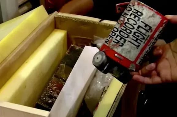 iran-nezabarom-peredast-frantsiyi-chorni-skrinki-zbitogo-litaka-mau-tryudo