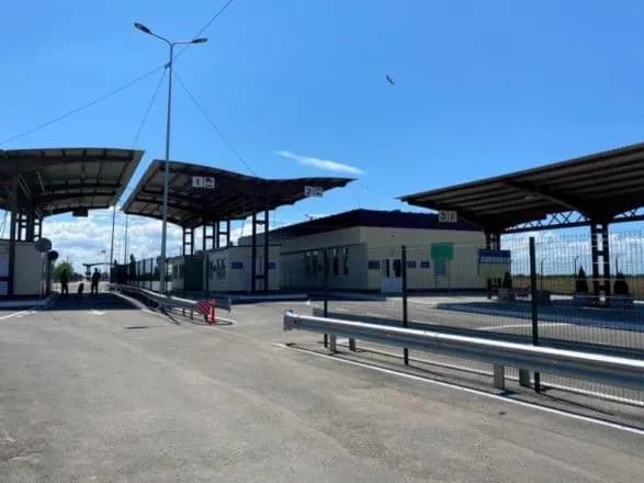 ukrayintsiv-zobovyazali-vstanovlyuvati-diy-vdoma-pri-peretini-kpvv-z-okupovanim-krimom