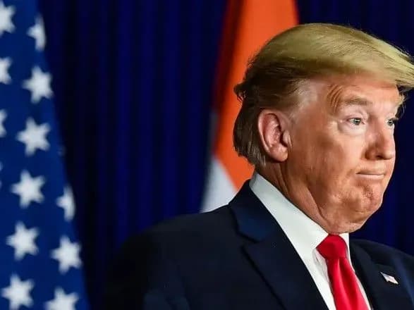 tramp-poobitsyav-podumati-nad-pitannyam-rozsekrechennya-materialiv-pro-nlo