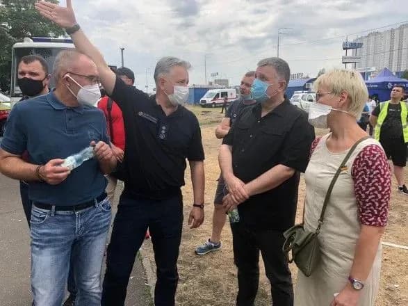 avakov-odna-z-versiy-vibukhu-u-zhitlovomu-budinku-v-kiyevi-vibukhoviy-pristriy