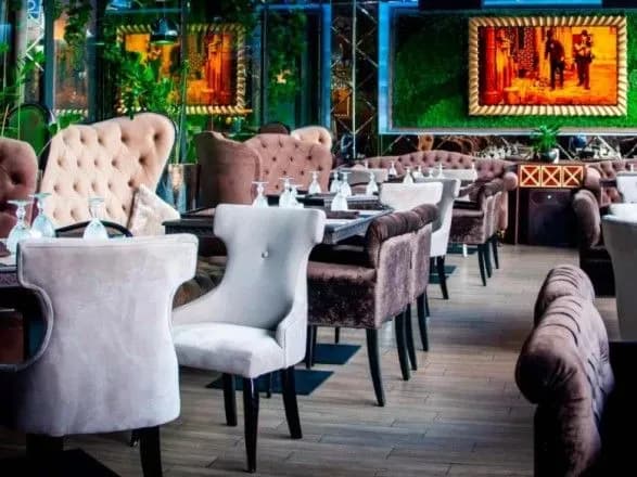 restoranam-ta-kafe-stolitsi-dozvolili-priymati-vidviduvachiv-u-zalakh