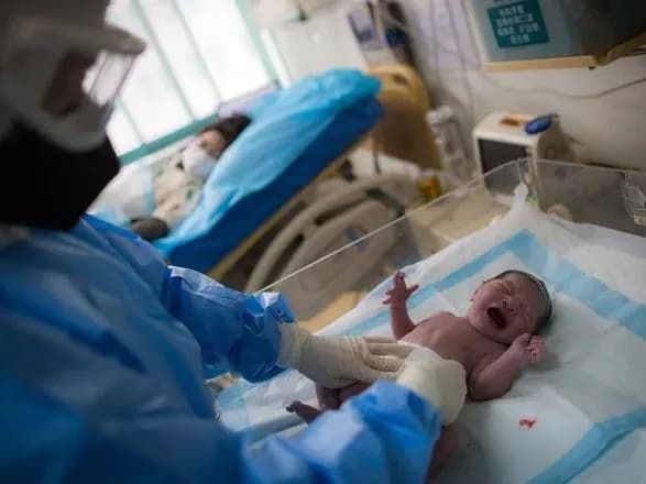 u-meksitsi-vpershe-covid-19-viyavili-u-novonarodzhenoyi-triyni