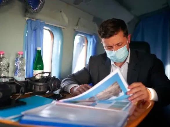 mizhnarodni-druzi-mayut-dopomogti-ukrayini-u-vidnovlenni-postrazhdalikh-vid-poveni-regioniv-zelenskiy