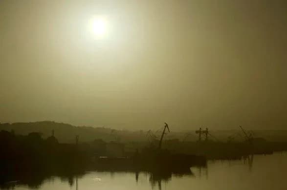 do-ssha-nasuvayetsya-potuzhna-pilova-burya-z-afriki