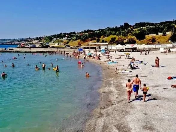 ni-masok-ni-distantsiyi-sered-vidpochivalnikiv-u-moz-ne-viklyuchili-spalakh-covid-19-v-odesi