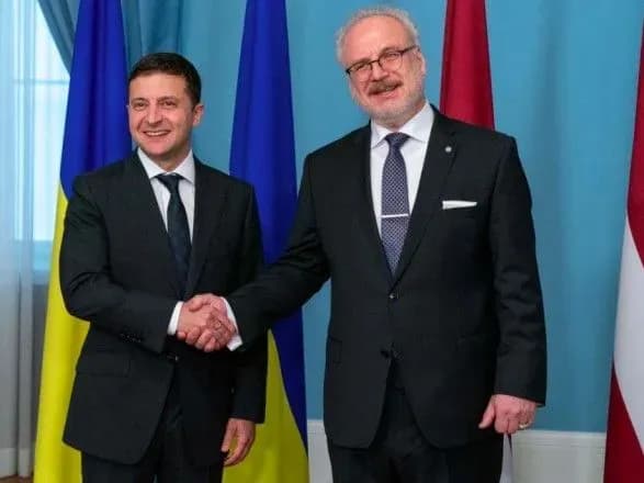 zelenskiy-privitav-z-dnem-narodzhennya-prezidenta-latviyi-spodivayetsya-na-shvidku-zustrich