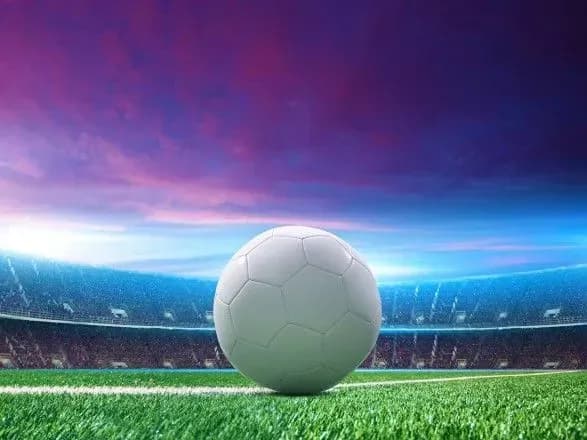 u-ramkakh-programi-prezidenta-uryad-prodovzhuye-initsiativu-uaf-ta-buduye-sche-100-novikh-futbolnikh-poliv