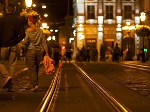 u-lvovi-zaboronili-robotu-nichnikh-rozvazhalnikh-zakladiv