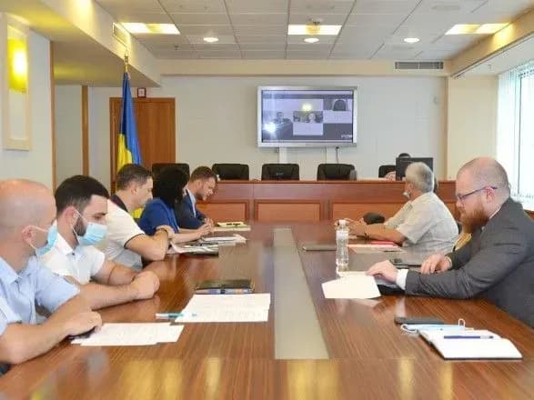 krikliy-obgovoriv-z-predstavnikom-yeib-rozvitok-ekologichnogo-gromadskogo-transportu