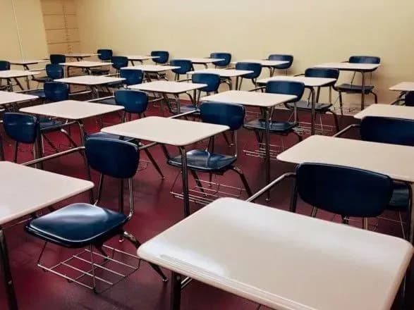 tsentr-yakosti-osviti-dav-poradi-abituriyentam-yakikh-ne-pustili-na-zno-cherez-pidozru-na-koronavirus