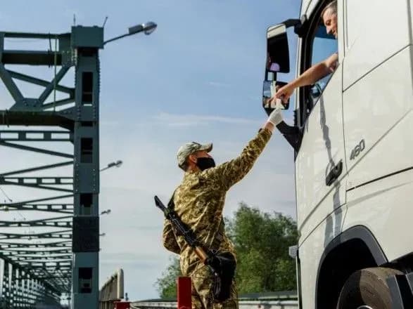 prikordonniki-poperedili-scho-tranzit-ugorschinoyu-dozvoleno-lishe-cherez-dva-punkti-propusku