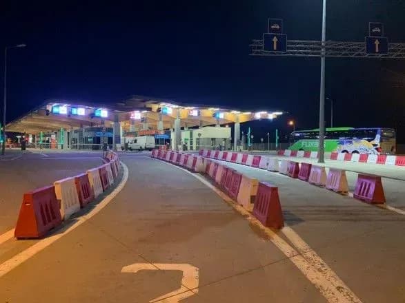 na-kordoni-z-polscheyu-zapratsyuvav-sche-odin-punkt-propusku