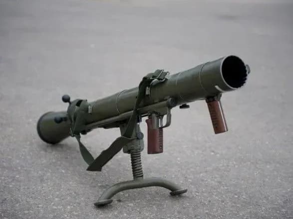 u-mukachevi-nevidomiy-obstrilyav-z-granatometa-kompleks-vidpochinku-vidkrito-provadzhennya