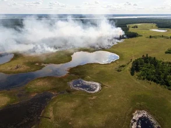 the-new-york-times-pid-chas-pozhezh-v-arktitsi-u-chervni-v-atmosferu-stavsya-vikid-rekordnogo-obyemu-vuglekislogo-gazu