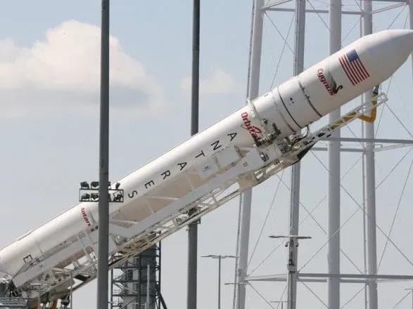 ukrayinski-fakhivtsi-u-ssha-pratsyuyut-nad-pidgotovkoyu-do-pusku-raketi-nosiya-antares-podrobitsi