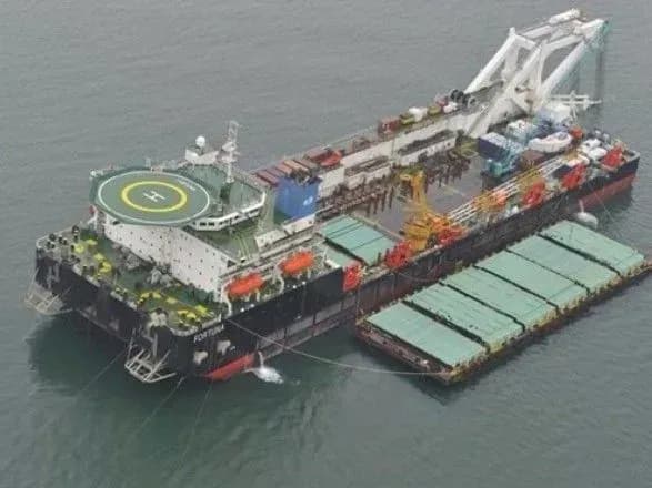 zdatna-dobuduvati-pivnichniy-potik-2-truboukladalna-barzha-uviyshla-u-vodi-daniyi