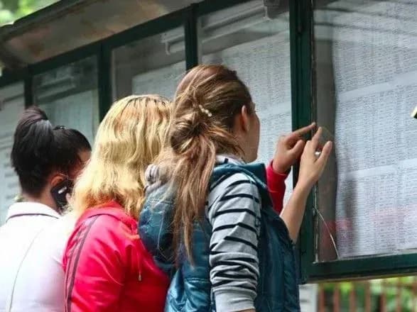 zakon-pro-vstup-bez-zno-dlya-abituriyentiv-z-okupovanikh-teritoriy-peredali-na-pidpis-zelenskomu