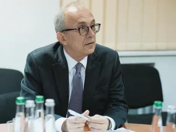 kilkist-viyskovoyi-tekhniki-bilya-liniyi-zitknennya-zbilshilasya-v-5-raziv-v-obsye-zaklikali-vzhiti-zakhodiv