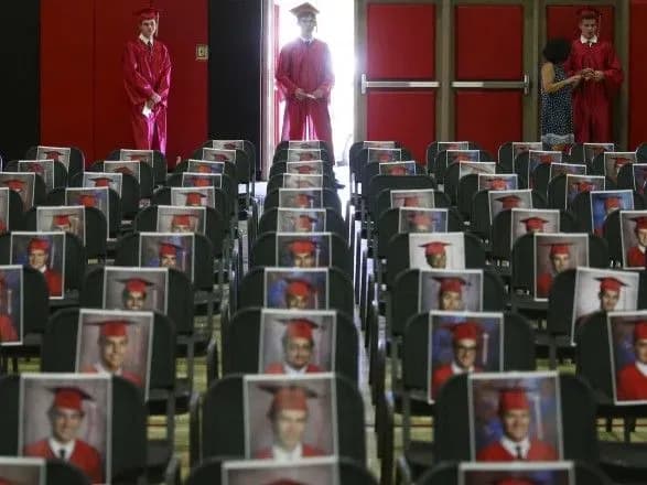 biliy-dim-vidmovivsya-vid-vimogi-dlya-inozemnikh-studentiv-zalishiti-krayinu