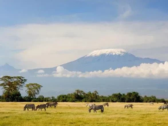 afrikanskiy-kontent-povilno-rozpadayetsya-a-na-mistsi-rozlomu-zarodzhuyetsya-okean-vcheni