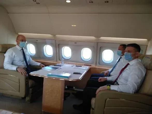 shmigal-poletiv-z-pershim-robochim-vizitom-do-bryusselya