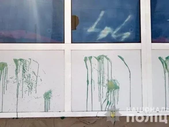 u-mariupoli-poshkodili-primischennya-politichnoyi-partiyi