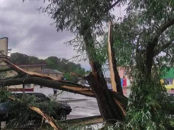 ponad-pivsotni-naselenikh-punktiv-u-5-oblastyakh-znestrumleni-cherez-negodu