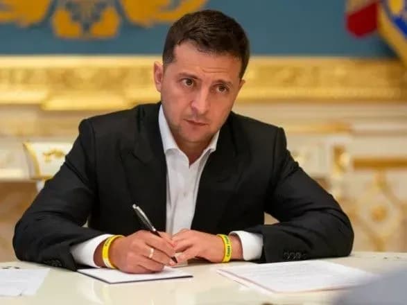 zelenskiy-pidpisav-zmini-do-zakonu-pro-povnu-zagalnu-serednyu-osvitu