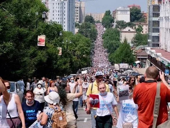 protesti-u-khabarovsku-zmi-povidomili-scho-rosiyskiy-premyer-pid-chas-poyizdki-na-dalekiy-skhid-ne-vidvidaye-misto