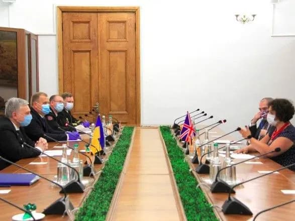 taran-zustrivsya-iz-poslom-britaniyi-pro-scho-domovilis