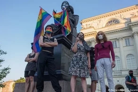 politsiya-varshavi-zatrimala-48-lyudey-pid-chas-lgbt-aktsiyi