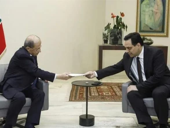 prezident-livanu-priynyav-vidstavku-uryadu-cherez-vibukh-u-beyruti