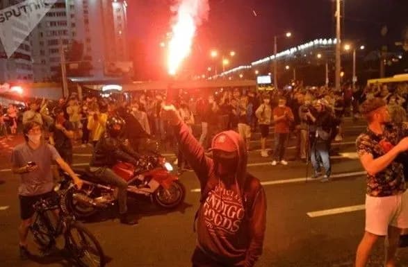 u-bilorusi-pislya-dvokh-dniv-protestiv-v-likarni-potrapili-bilshe-200-lyudey-ye-zagibliy