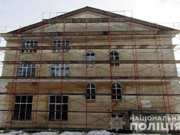 zarobila-na-budinku-kulturi-chvert-milyona-suditimut-direktorku-kompaniyi