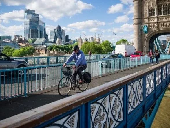 ifa-testuvannya-v-angliyi-na-covid-19-perekhvorilo-blizko-6-naselennya