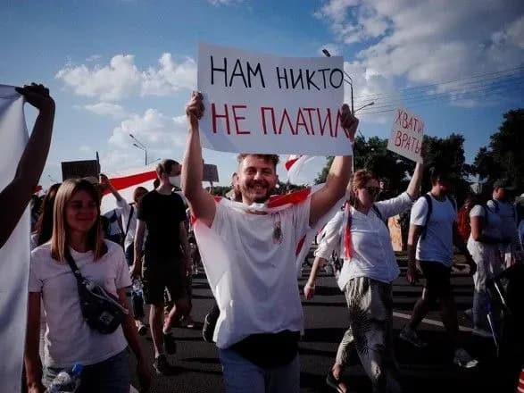protesti-u-bilorusi-sered-zatrimanikh-u-minsku-ye-gromadyanin-yaponiyi