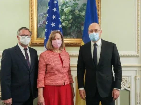 shmigal-obgovoriv-z-predstavnikami-ssha-detsentralizatsiyu-ta-transformatsiyu-vugilnikh-regioniv-ukrayini