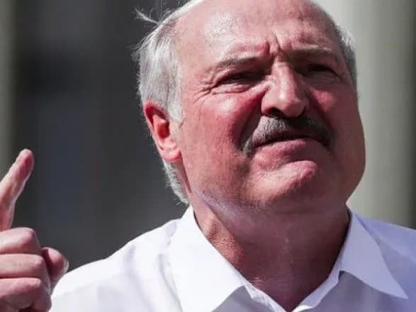 lukashenko-pidtverdiv-scho-na-biloruskomu-telebachenni-pratsyuyut-spivrobitniki-iz-rosiyi