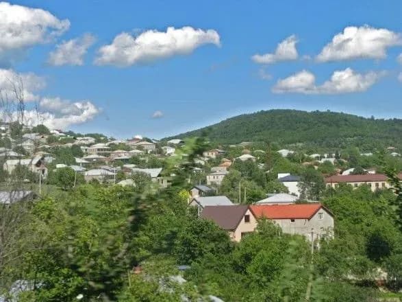 u-gruziyi-mikroavtobus-vpav-z-visoti-80-metriv-do-obrivu-17-lyudey-zaginuli