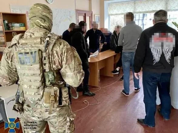 na-zaporizhzhi-direktora-komertsiynoyi-strukturi-pidozryuyut-u-rozkradanni-derzhavnikh-koshtiv