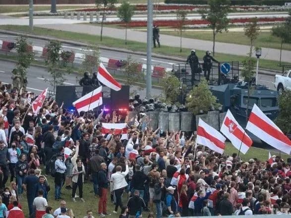 protesti-u-bilorusi-operator-zvyazku-znovu-ogolosiv-scho-zniziv-shvidkist-internetu-u-minsku-na-vimogu-vladi