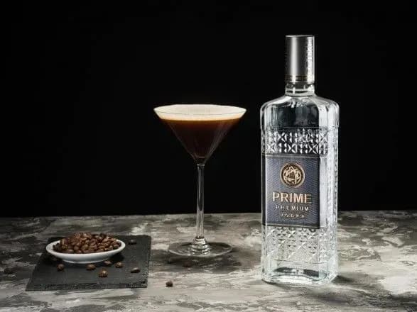 gotuyemo-z-prime-top-5-prostikh-alkogolnikh-kokteyliv-pro-yaki-vi-tilki-chuli