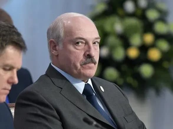 lukashenko-zagovoriv-pro-viyskovu-zagrozu-polovinu-armiyi-priveli-v-boyovu-gotovnist