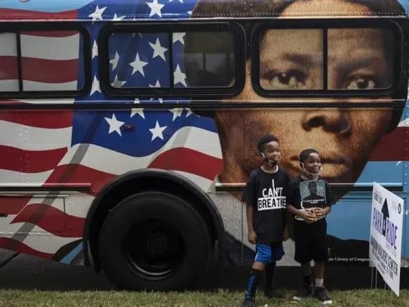 u-kaliforniyi-zaproponuvali-viplatiti-reparatsiyi-naschadkam-rabiv