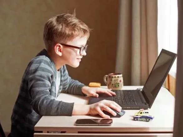 do-dnya-znan-na-portali-diya-zyavilas-pidbirka-iz-11-osvitnikh-serialiv